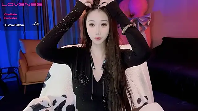 JoooJo  online show from February 5, 2025, 6:15 pm