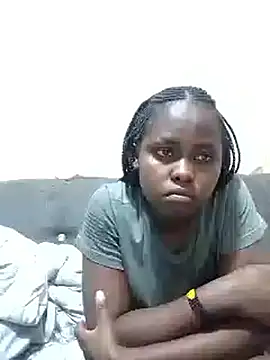 Sweetcecie01 online show from October 7, 2025, 10:07 pm