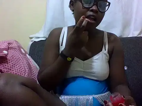 Snapshot of Sweetcecie01 chatting on May 6, 2026, 8:36 pm Sweetcecie01 online show from May 6, 2026, 8:36 pm