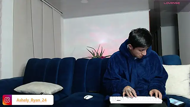 Snapshot of ashely_ryan24 chatting on February 7, 2025, 11:55 pm ashely ryan24 online show from February 7, 2025, 11:55 pm