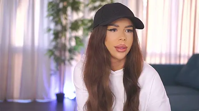 MissKiarra online show from January 14, 2025, 6:56 am