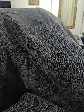 Snapshot of HotwifeBra chatting on September 19, 2025, 12:45 am HotwifeBra online show from September 19, 2025, 12:45 am