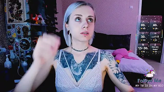 NaniMoore online show from December 14, 2025, 9:08 pm