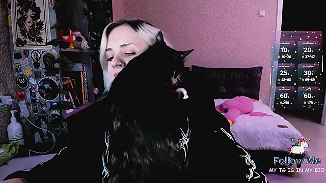 NaniMoore online show from December 19, 2025, 9:11 pm