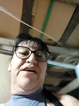 clarita 01 online show from October 14, 2025, 10:38 am