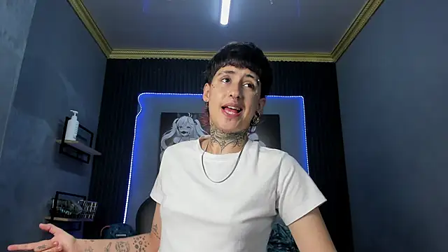 Ethan lennox online show from November 18, 2025, 3:27 pm