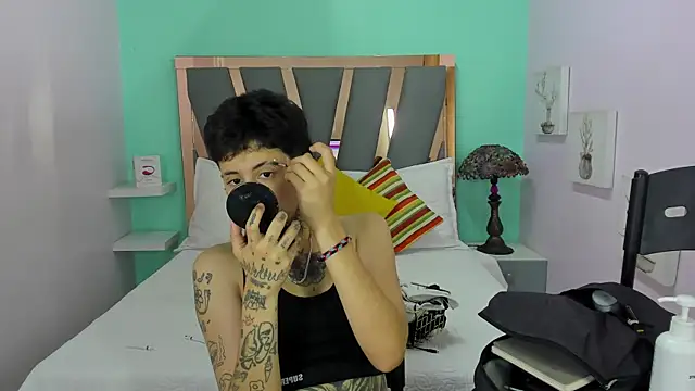 Ethan lennox online show from December 17, 2025, 7:31 pm