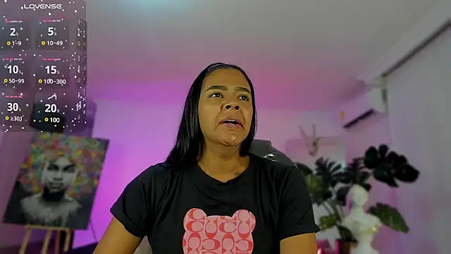 JANYLOVE   online show from February 25, 2025, 10:47 am