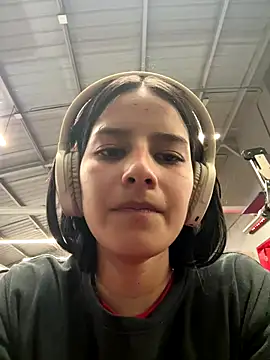 Snapshot of _vaness chatting on December 2, 2025, 6:08 am vaness online show from December 2, 2025, 6:08 am