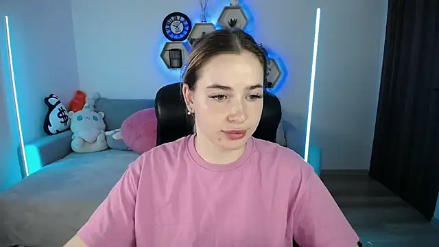 SabrinViolet online show from October 17, 2025, 8:06 am