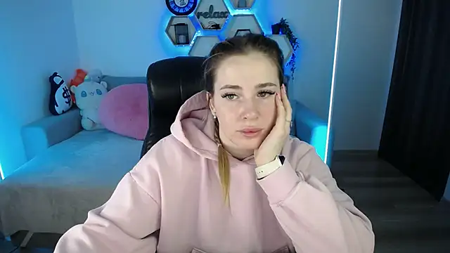 SabrinViolet online show from March 4, 2026, 9:15 am