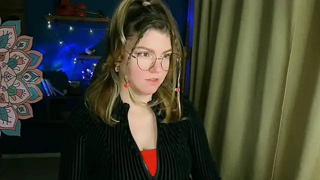 VioletteWay online show from November 23, 2025, 3:34 pm