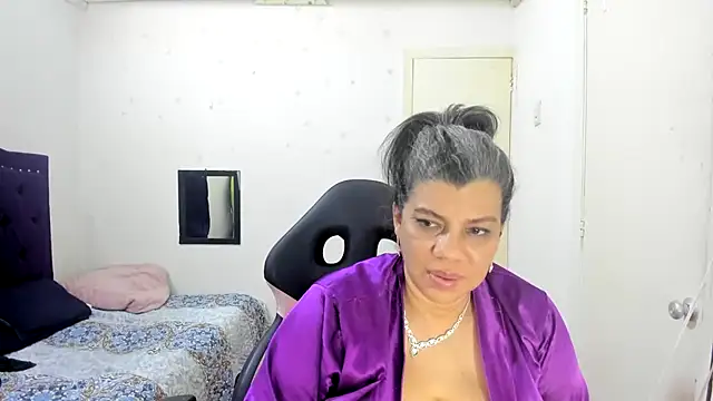 vikyadams online show from October 22, 2025, 10:09 pm