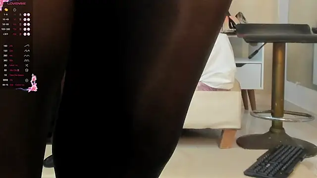 Snapshot of Sara_Gomez chatting on February 14, 2025, 9:34 am Sara Gomez online show from February 14, 2025, 9:34 am