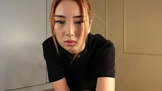 Snapshot of tinki_winkii chatting on October 4, 2025, 4:10 am tinki winkii online show from October 4, 2025, 4:10 am