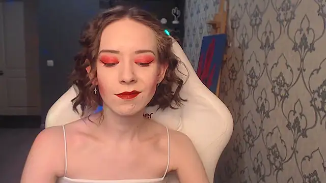 FascinatingEyess online show from May 6, 2026, 5:07 pm