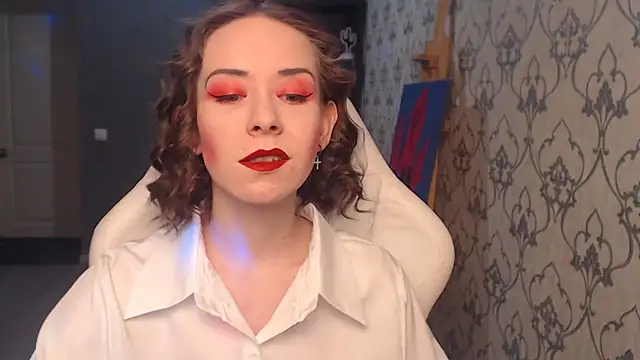 Snapshot of FascinatingEyess chatting on May 27, 2026, 6:05 pm FascinatingEyess online show from May 27, 2026, 6:05 pm