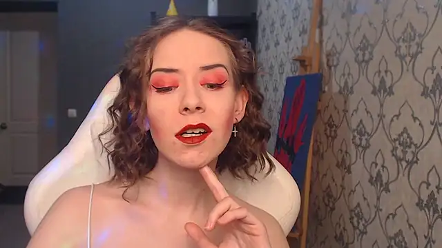 Snapshot of FascinatingEyess chatting on June 1, 2026, 7:15 pm FascinatingEyess online show from June 1, 2026, 7:15 pm