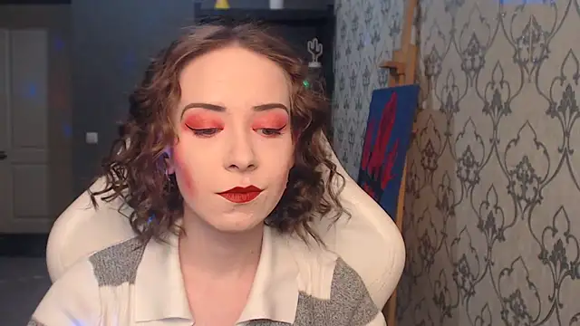 Snapshot of FascinatingEyess chatting on June 17, 2026, 8:10 pm FascinatingEyess online show from June 17, 2026, 8:10 pm