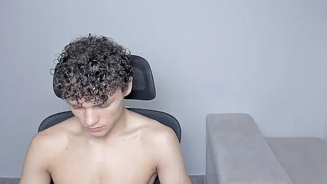 laurent nova online show from September 16, 2025, 6:31 pm