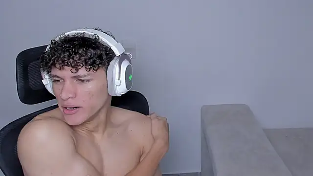 laurent nova online show from September 17, 2025, 6:31 pm