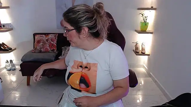 zehra sanem online show from March 1, 2026, 1:18 am