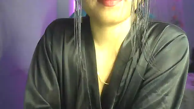 Queenhimanshi online show from February 2, 2025, 9:13 pm