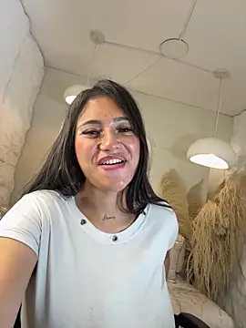 Dakotha v  online show from March 18, 2026, 4:26 am