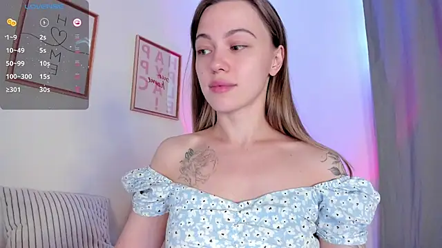 Snapshot of damn_cutie chatting on June 3, 2026, 2:44 pm damn cutie online show from June 3, 2026, 2:44 pm