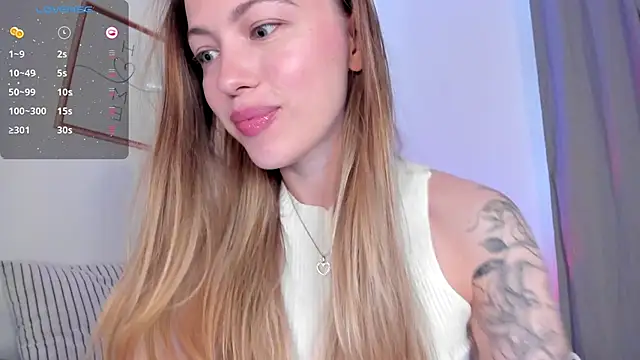 Snapshot of damn_cutie chatting on June 4, 2026, 1:28 pm damn cutie online show from June 4, 2026, 1:28 pm