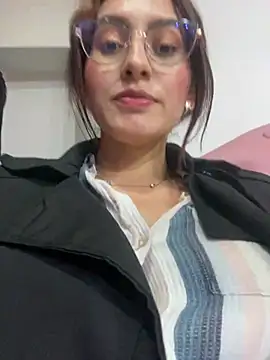 Snapshot of VioletPearson chatting on February 15, 2025, 1:10 am VioletPearson online show from February 15, 2025, 1:10 am