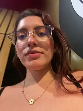 Snapshot of VioletPearson chatting on March 11, 2025, 12:11 am VioletPearson online show from March 11, 2025, 12:11 am