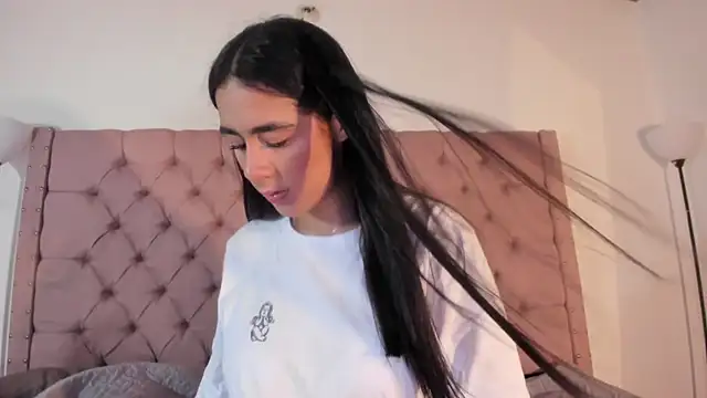 xanna sweet online show from January 28, 2025, 8:04 pm