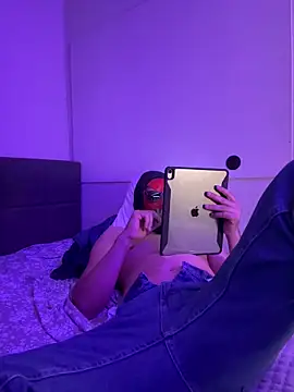 Daniel2zuZ online show from October 5, 2025, 5:44 pm