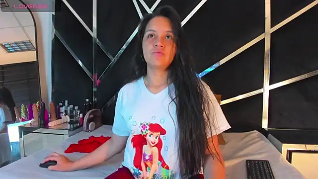 Ivanna18 x online show from October 14, 2025, 3:40 am