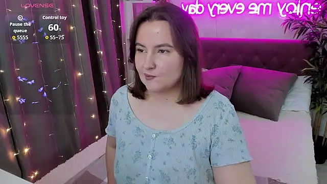 FeralPeach online show from October 29, 2025, 6:37 am