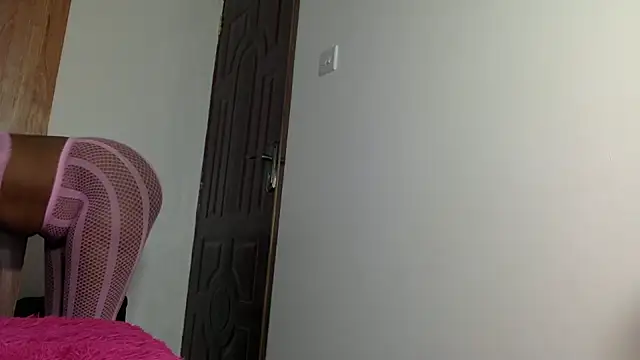 Rose berry online show from February 28, 2025, 3:26 pm