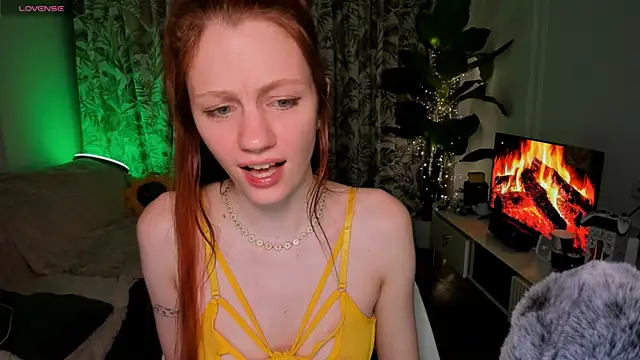 Alyssa Smitt online show from July 28, 2026, 12:51 am