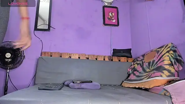 sexy-Bunny online show from March 4, 2026, 9:43 pm