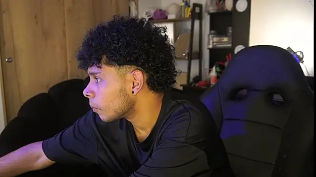 MissKorah online show from January 28, 2025, 3:25 am