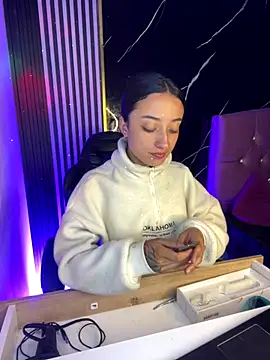 Ady 18 online show from November 20, 2025, 8:08 pm