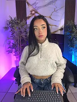 Ady 18 online show from February 4, 2026, 8:25 pm