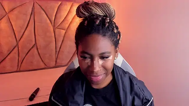 Queen perla  online show from January 19, 2025, 11:56 am