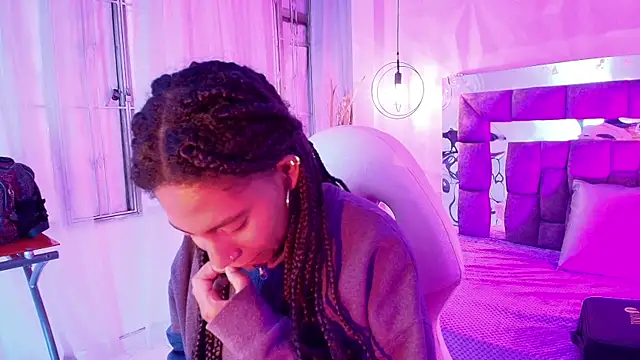 Snapshot of Queen_perla_ chatting on June 27, 2026, 12:55 pm Queen perla online show from June 27, 2026, 12:55 pm