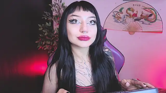 Snapshot of catipetite chatting on July 28, 2026, 6:20 pm catipetite online show from July 28, 2026, 6:20 pm