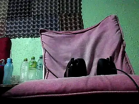 gxXxuesta online show from March 19, 2026, 4:27 am