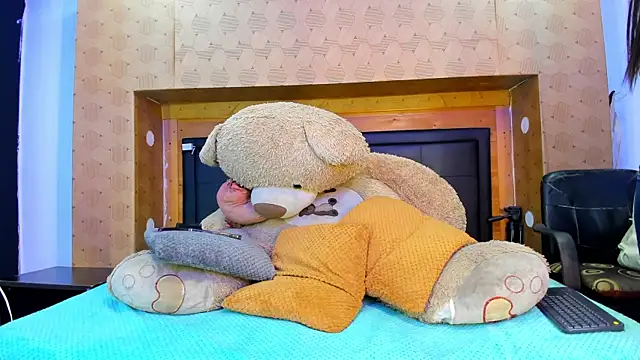 SofiAndNicol online show from December 3, 2025, 10:24 am