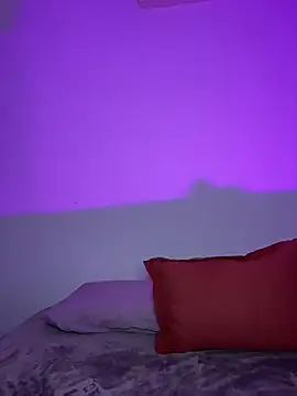 Agnescruzz online show from April 24, 2026, 5:21 am