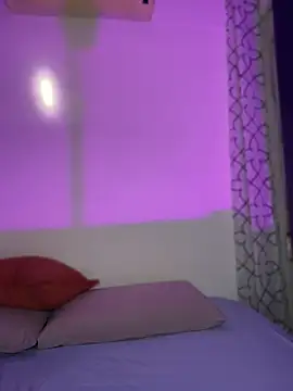 Agnescruzz online show from April 26, 2026, 3:21 pm