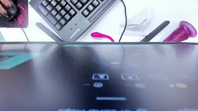 GiaFox  online show from December 17, 2025, 1:28 pm